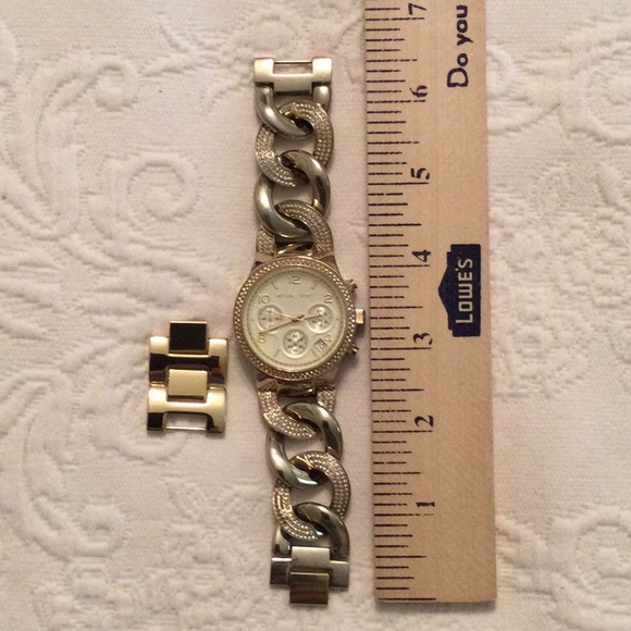 Michael Kors Gold-tone Rhinestone Bracelet Watch - Picture 3 of 7